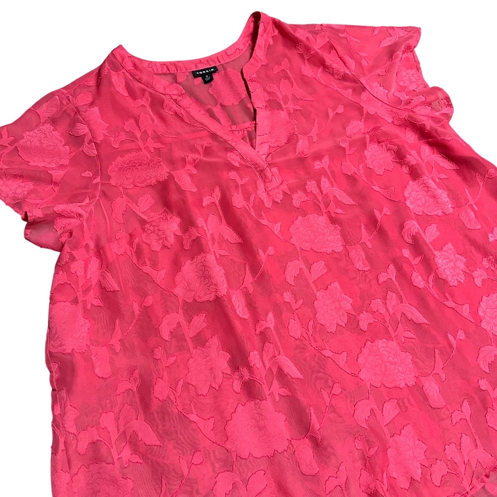 Torrid Blouse Women 2X Pink Excellent Sheer Embossed Floral Flutter Sleeve Top
